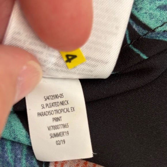 Banana Republic Sleeveless Pleated Neck Blouse Tropical Dark Floral Black Large - Picture 10 of 10